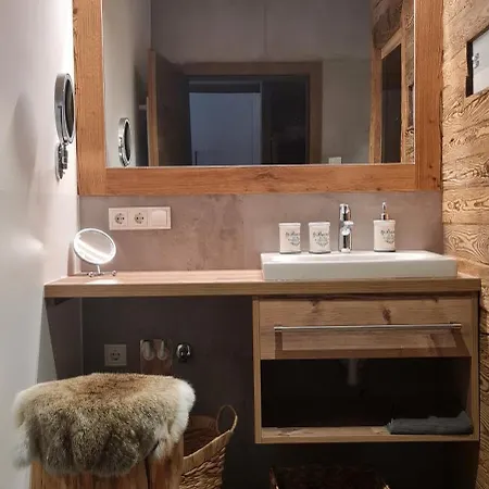 Panorama Am Pass Thurn 아파트 미테르질